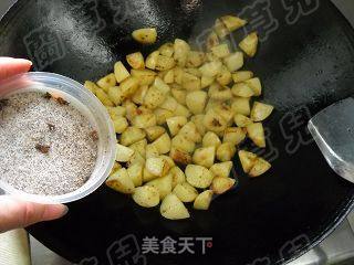 [sichuan Cuisine] Stir-fried Peppers and Small Potatoes recipe