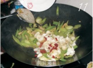 Stir-fried Lily with Celery and Wolfberry recipe