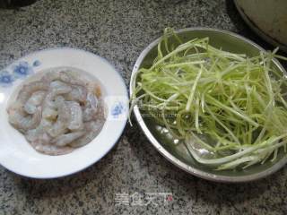 Fried Shrimp with Leek Sprouts recipe