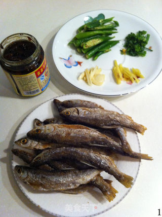 Hakka Side Dishes Served with Wine and Meal-[dried Soy Sauce and River Fish] recipe