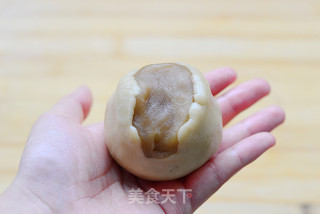 Private Recipes are Open-cantonese-style Lotus Paste Egg Yolk Mooncakes recipe