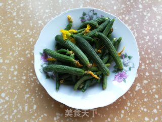 Fried Squid with Cucumber Flower recipe