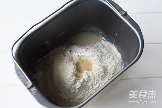 Totoro Squeezes Bread recipe