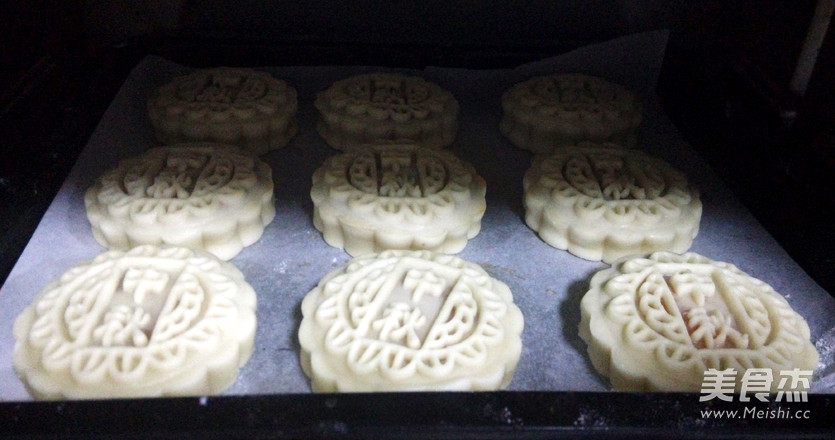 Cantonese-style Egg Yolk and Lotus Paste Mooncakes recipe