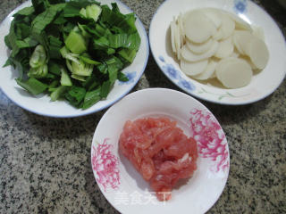 Stir-fried Rice Cake with Lean Pork and Vegetables recipe