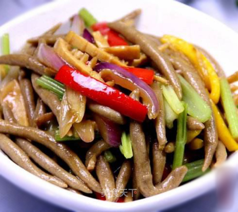 The Warm Feeling of Satiety, The Fried Buckwheat Fish Makes The Eyes Shine