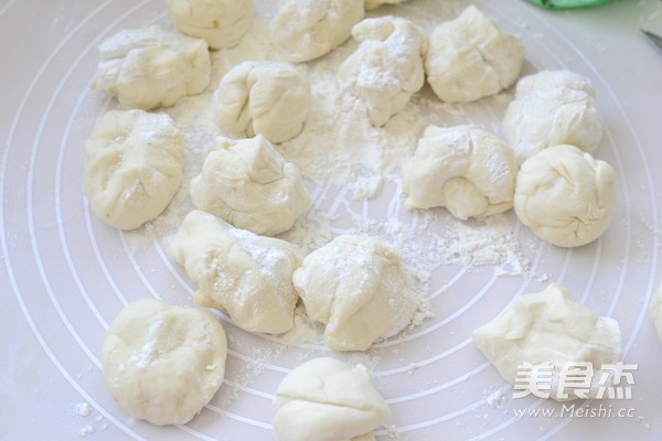 Spring Bamboo Shoots and Leek Buns recipe