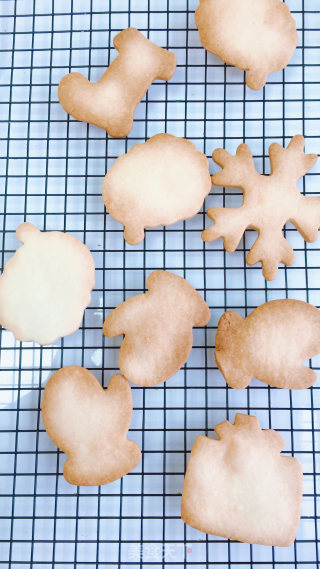 How to Make Christmas Frosting Biscuits recipe