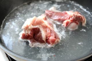 [danggui Huangqi Pork Bone Soup] Yiqi Warm Body Soup recipe