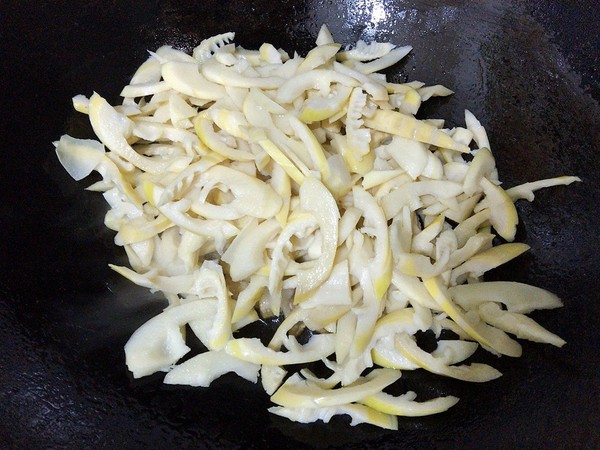 Braised Spring Bamboo Shoots in Oil, Eat Fresh at The Right Time recipe