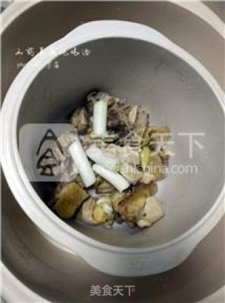【enriching Qi and Nourishing Blood】yam Lotus Root Chicken Soup recipe