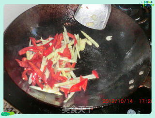 Stir-fried Red Pepper and Rice Eel recipe