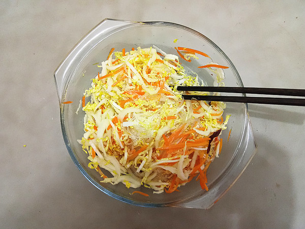 Vermicelli Mixed with Cabbage Heart recipe