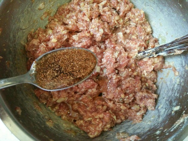 Steamed Dumplings with Beef and Radish recipe