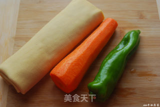 Cold Delicacy for Clearing Away Heat, Moisturizing Lungs, Relieving Cough, Eliminating Phlegm, Nourishing Stomach and Detoxifying—sliced Tofu in Cold Salad recipe