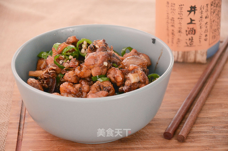 Weishan Commune Liuyang Cuisine: Stir-fried Native Chicken with Wild Camellia Oil recipe