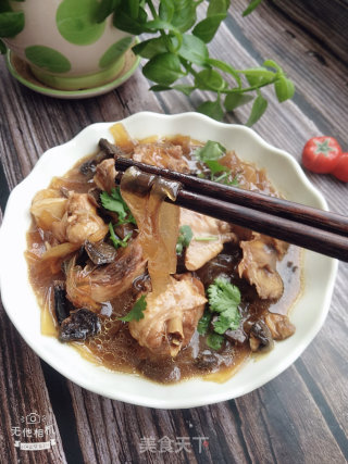 Stewed Chicken with Hazel Mushroom Noodles recipe