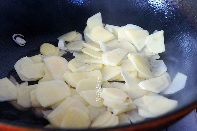 Fried Potato Chips with Green Peppers recipe