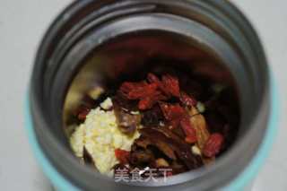 Tender Corn Porridge with Wolfberry and Red Dates recipe