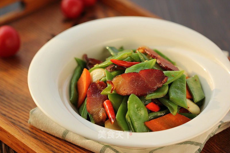 Stir-fried Bacon with Sword Beans recipe