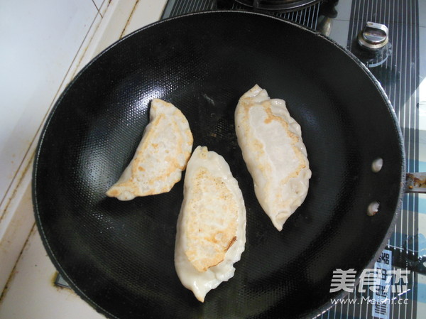 Pork and Sauerkraut Dumplings Taste Enough Like this recipe