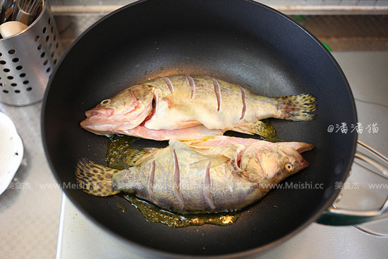 Hunan Version of Smelly Mandarin Fish recipe