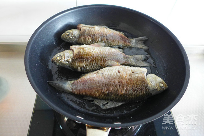 Homemade Crucian Carp Soup recipe