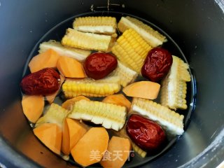 Sweet Potato Corn Red Date Soup recipe