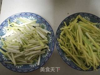 Stir-fried Shredded Pork with Chives recipe