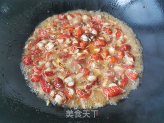 In The Hot Summer, A Plate of Spicy and Delicious Crayfish with A Cold Beer is Guaranteed to Keep You Away from The Summer Heat recipe