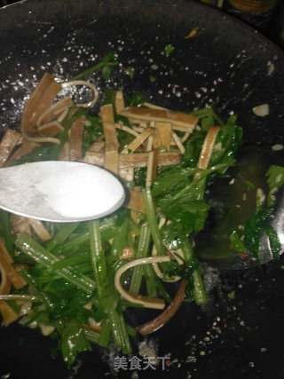 Celery Stir-fried Bean Curd recipe