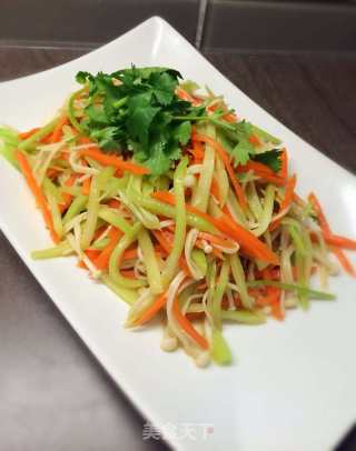 Broccoli Stalks with Golden Needles recipe