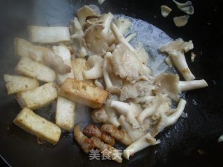 Grilled Oyster Mushrooms with Tofu Sauce recipe
