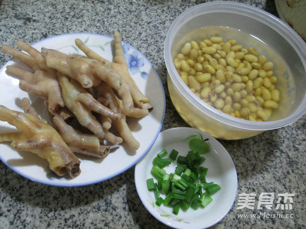 Chicken Feet Soy Soup recipe