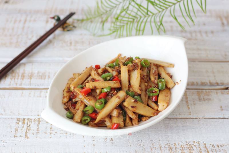Stir-fried Lotus Root Strips recipe