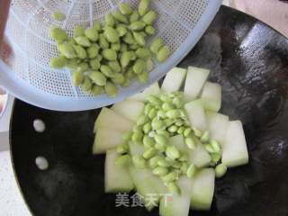 Edamame and Winter Melon Pork Ribs Soup recipe