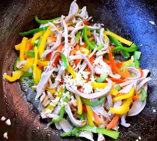 Stir-fried Belly Shreds with Colored Pepper recipe