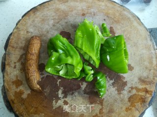 Stir-fried Red Sausage with Green Pepper recipe