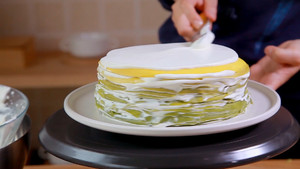 Learn to Make Lady M's 24-layer Ultra-thin Gradient Matcha Mille Cake recipe