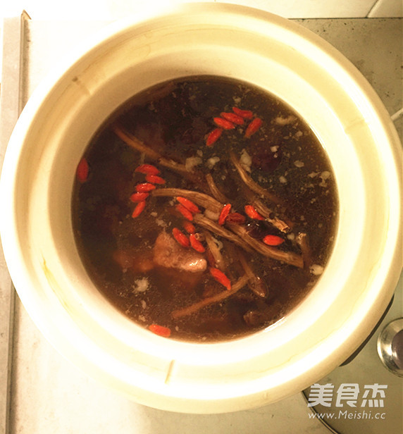 Five Fingers Hairy Peach Tea Tree Ru Pork Rib Soup recipe