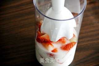 Strawberry Milkshake Smoothie recipe