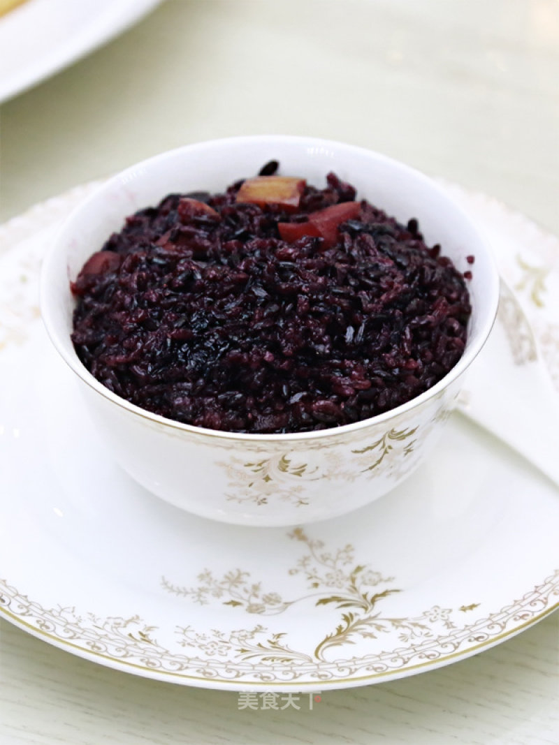 Sweet Black Rice and Red Date Rice: The Health Care of "black Pearl"