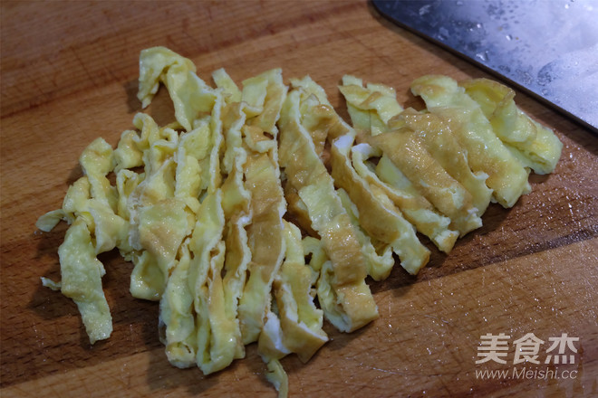 Cucumber and Egg Mixed with Tofu Shreds recipe