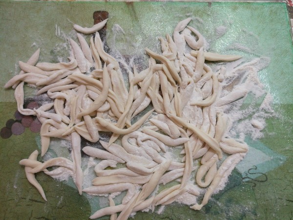 Scissors Noodles with Tahini Sauce recipe