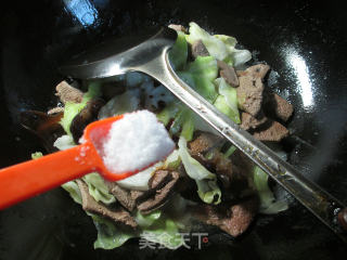 Stir-fried Pork Liver with Black Fungus and Cabbage recipe