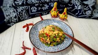 Scrambled Eggs with Hang Pepper and Shrimp Skin recipe
