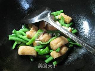 Stir-fried Plum Beans with Tofu in Hot Pepper Oil recipe