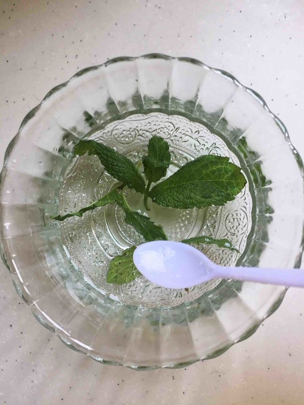 Refreshing Honey Mint Lemonade recipe