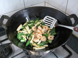 Fried Dried Bean Curd with Shrimp and Okra recipe