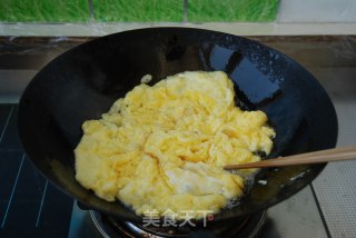 Scrambled Eggs with Wolfberry Bud recipe